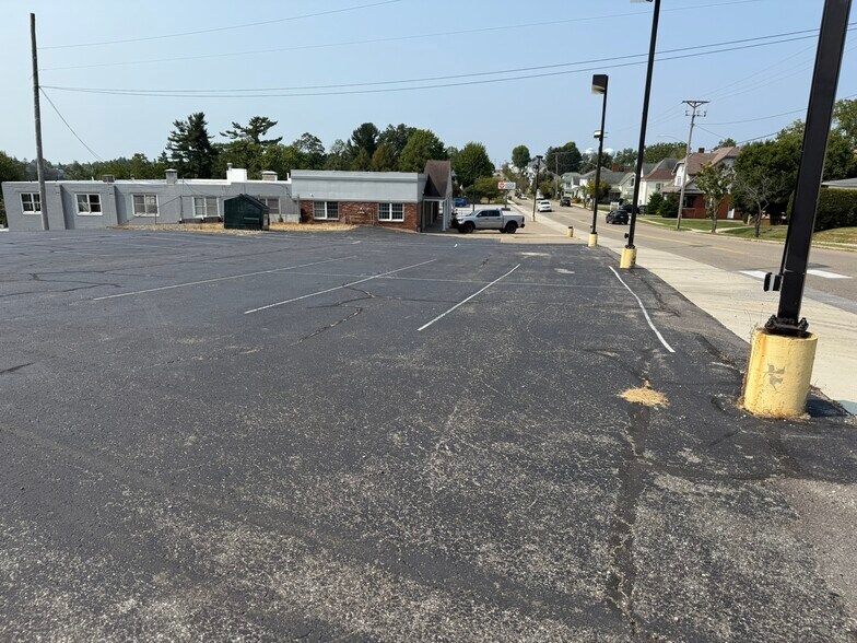 More Photos Of 252 E Main St, Saint Clairsville Flex For Lease