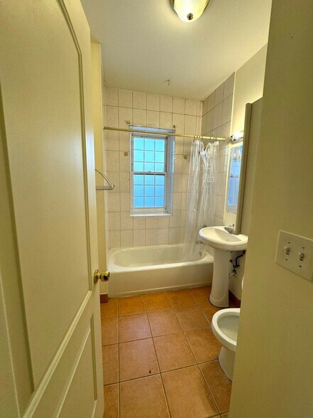 More Photos Of 8213 S Cottage Grove Ave, Chicago Multifamily For Sale