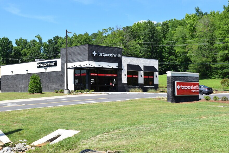 More Photos Of 1648 Pelham Rd S, Jacksonville Freestanding For Sale