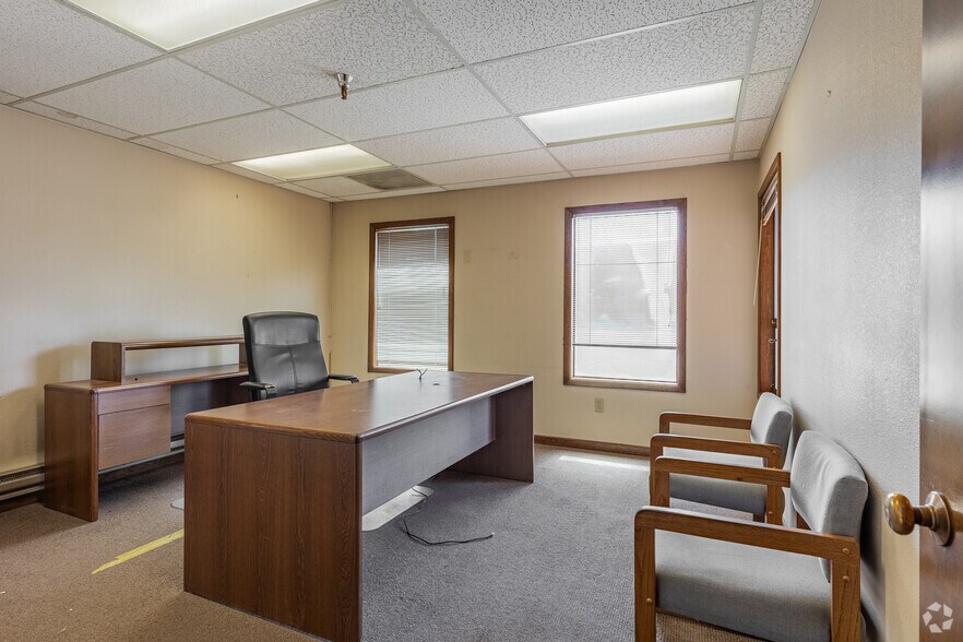 More Photos Of 6455 NE Columbia Blvd, Portland Warehouse For Lease