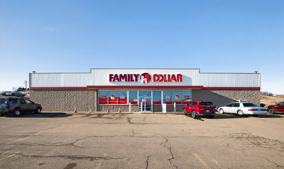 More Photos Of 1346 W Main St, Valley City Freestanding For Sale