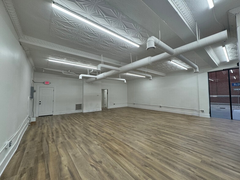 More Photos Of 3041 Holbrook St, Hamtramck Storefront Retail Residential For Lease