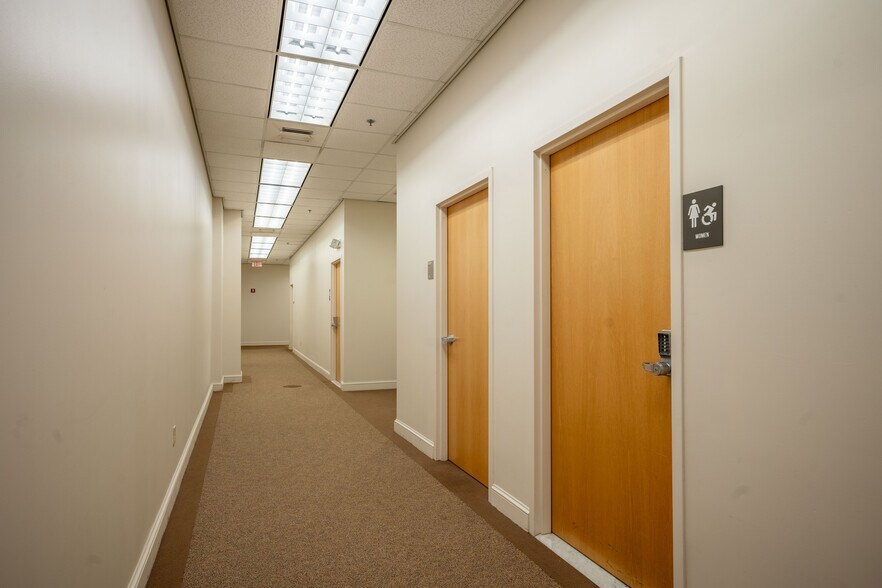 More Photos Of 351 N Frontage Rd, New London Unknown For Lease