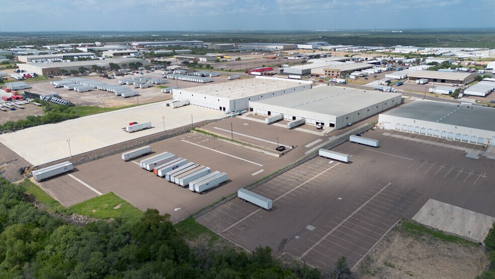 More Photos Of 14701 Atlanta Dr, Laredo Distribution For Lease