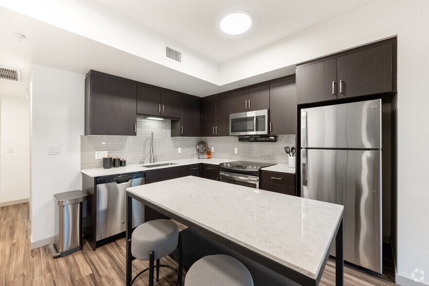 More Photos Of 1200 S Grand Ave, Los Angeles Apartments For Lease