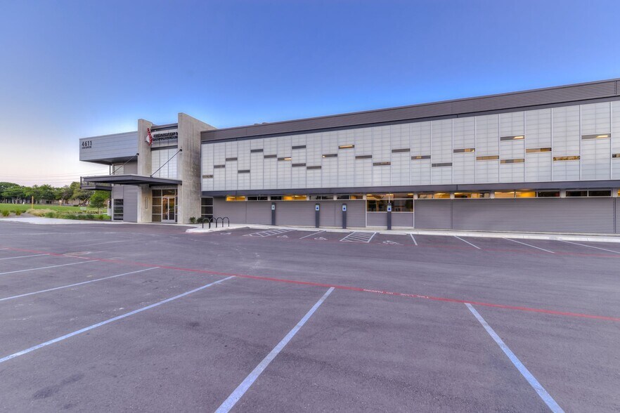 More Photos Of 4611 Centerview, San Antonio Medical For Sale