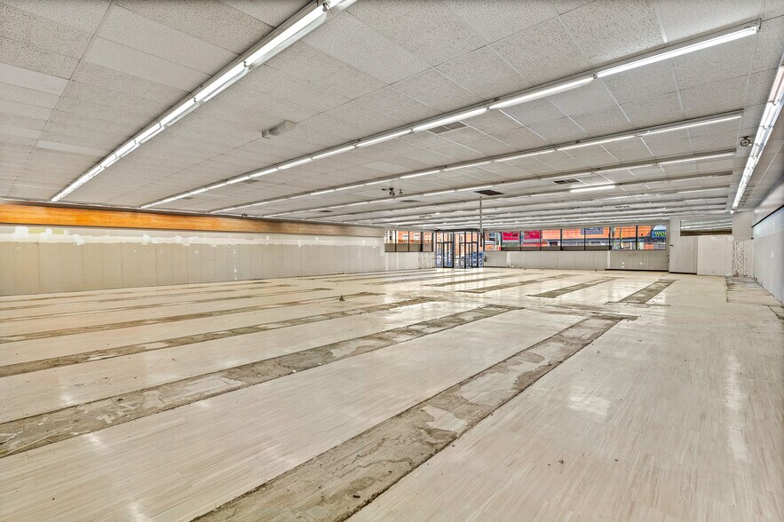 More Photos Of 32 Union St, Easthampton Storefront For Lease