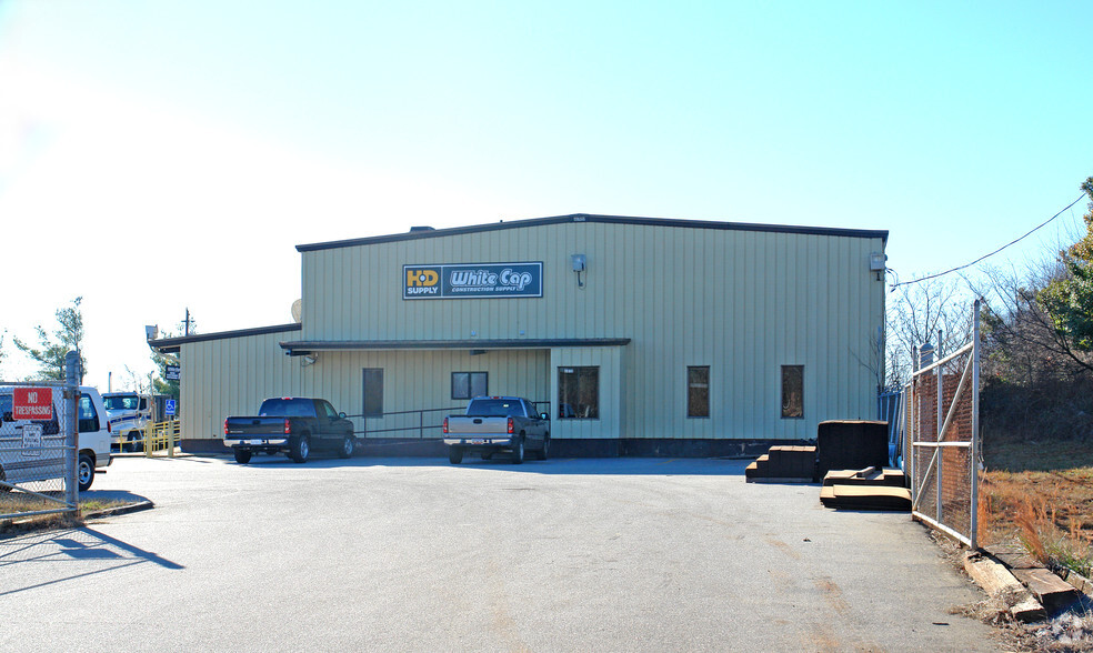 Primary Photo Of 1030 Thousand Oaks Blvd, Greenville Warehouse For Lease