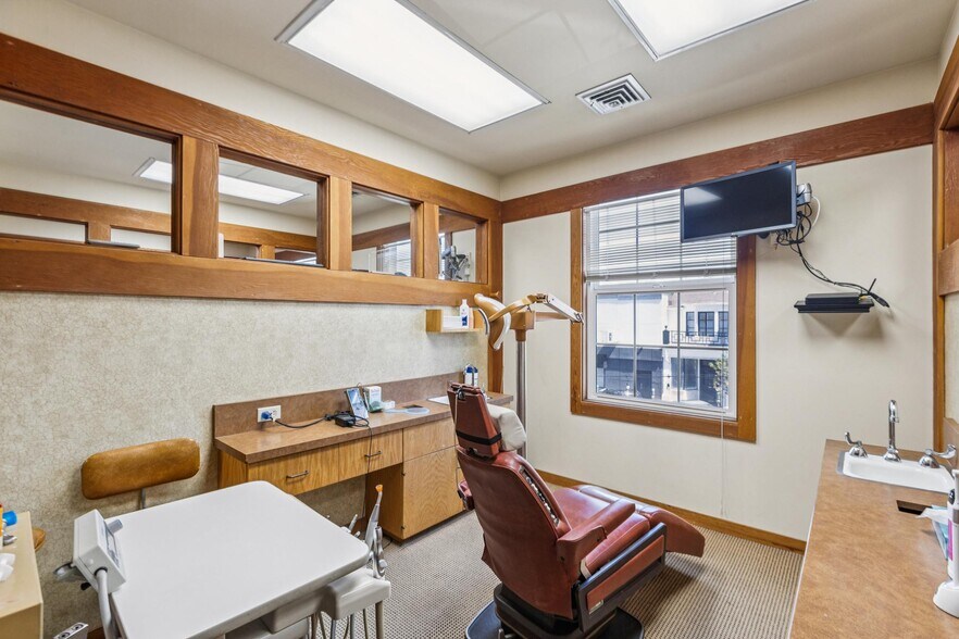 More Photos Of 2525-2533 Ocean Ave, San Francisco Storefront Retail Office For Sale