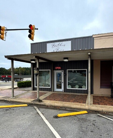 Primary Photo Of 40 Court Sq, Ashland Restaurant For Sale