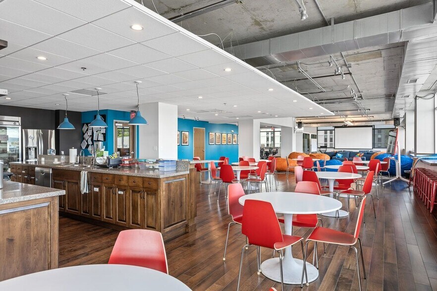More Photos Of 605 Chestnut St, Chattanooga Office For Lease
