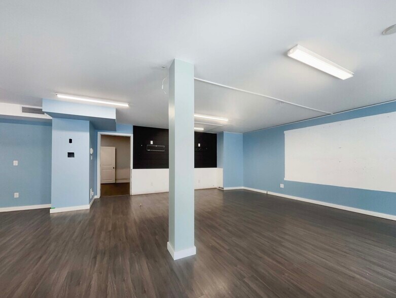 More Photos Of 59 Dalhousie St, Brantford Storefront For Lease