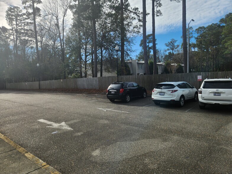 More Photos Of 5101 Dunlea Ct, Wilmington Storefront Retail Office For Lease