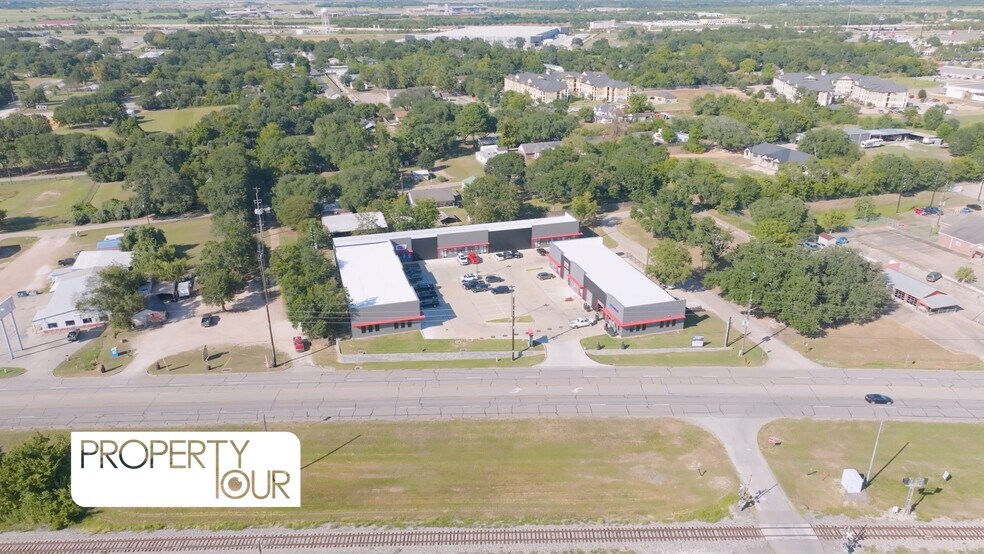 Primary Photo Of 40190 Bus US-290, Waller Light Distribution For Lease