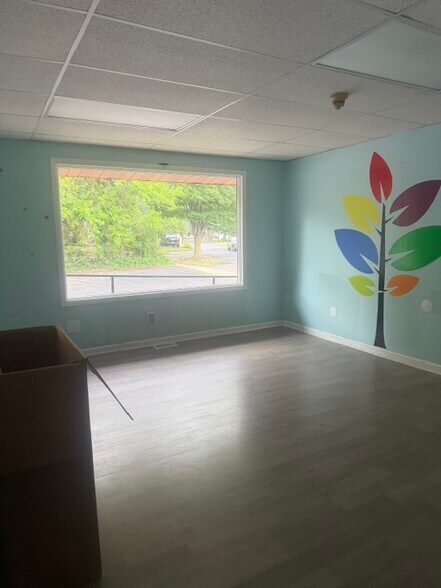 More Photos Of 25 E Laurel Rd, Stratford Medical For Sale