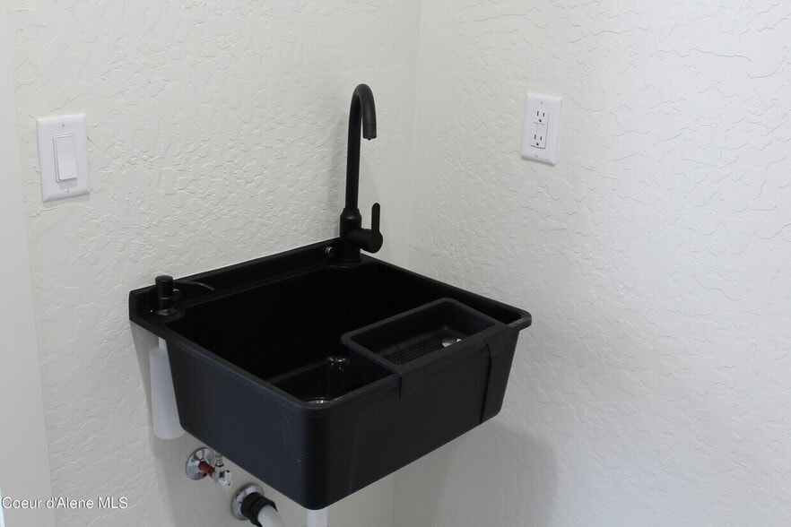 More Photos Of 17011 W Tulip Ct, Post Falls Industrial For Sale