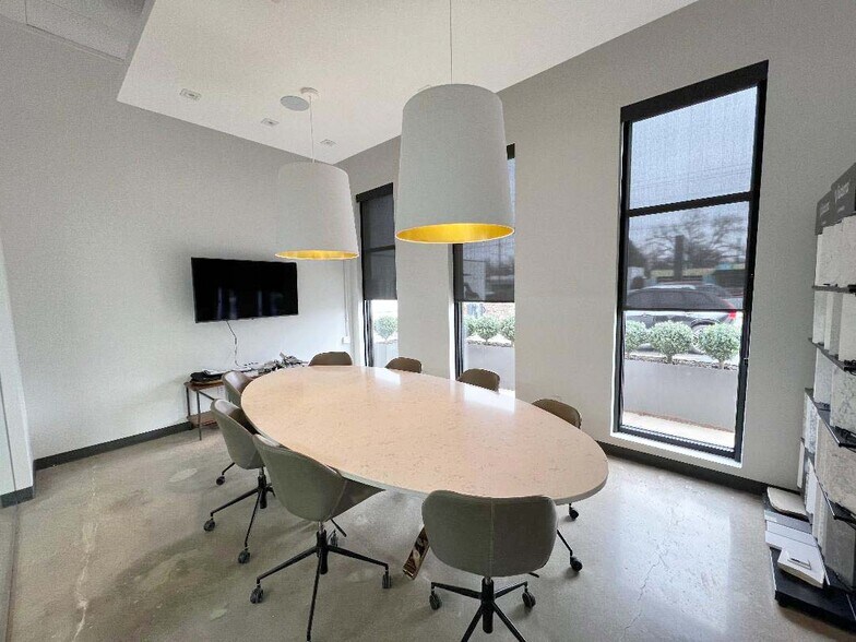 More Photos Of 4224 S Peoria Ave, Tulsa Flex For Lease