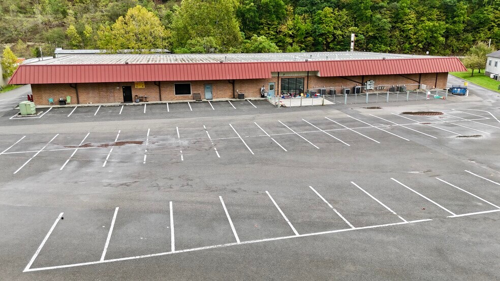 More Photos Of 103 Brookstone Plz, Morgantown Storefront Retail Office For Lease