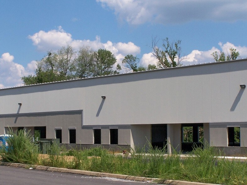 More Photos Of 210 Bridgewater Rd, Aston Light Manufacturing For Lease