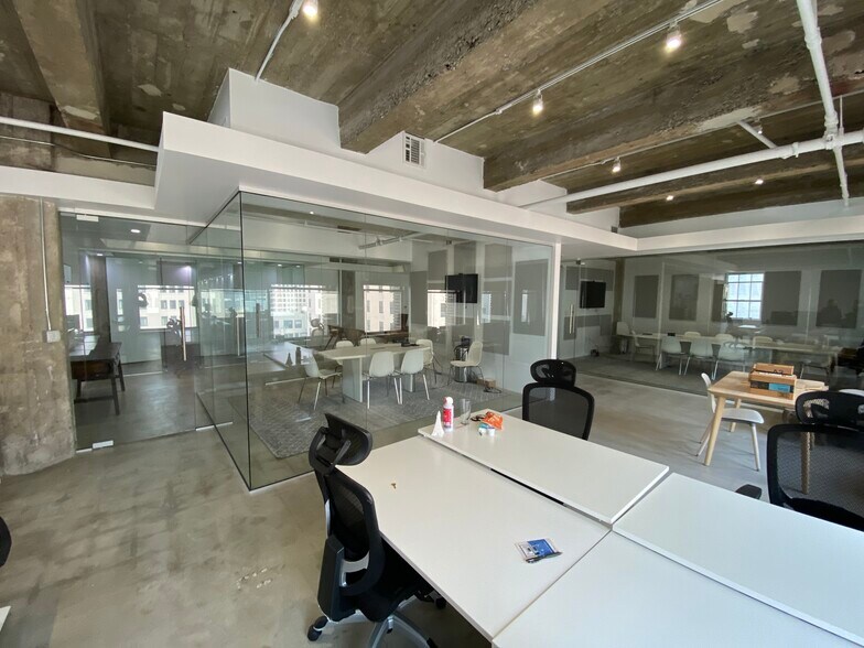 More Photos Of 742-748 S Hill St, Los Angeles Loft Creative Space For Lease