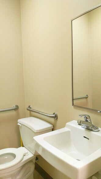 More Photos Of 4113 Capitol St, Durham Medical For Lease