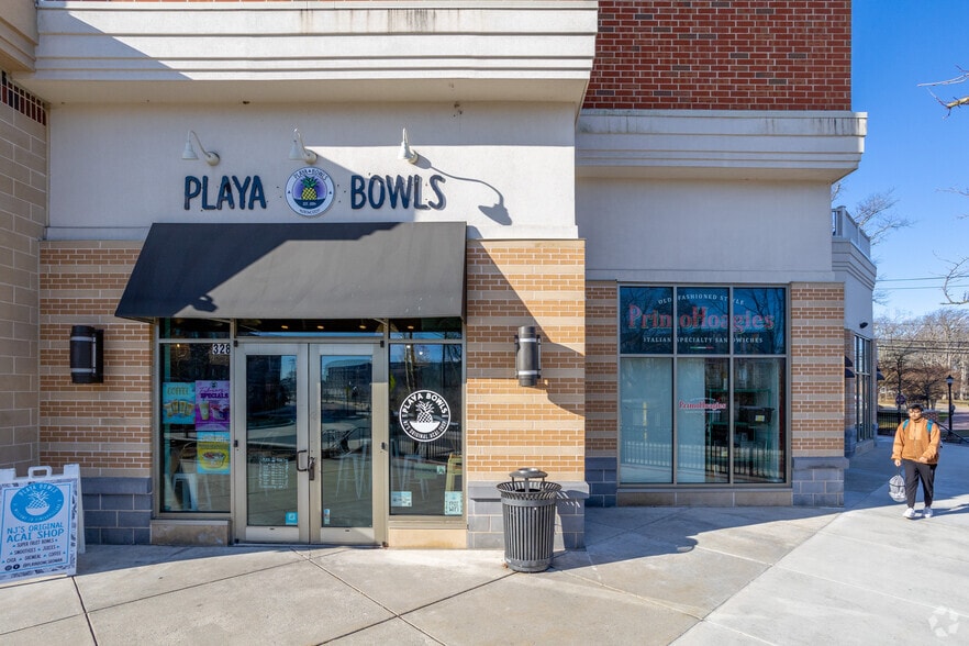 More Photos Of 300-330 Rowan Blvd, Glassboro Dormitory For Lease