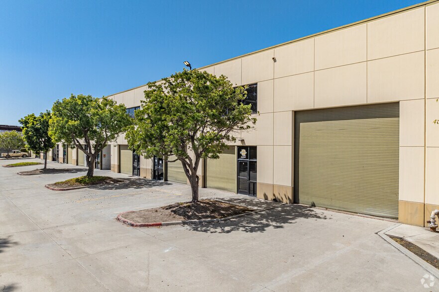 More Photos Of 10145 Via De La Amistad, San Diego Loft Creative Space For Sale