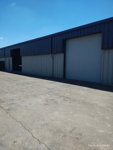 More Photos Of 3961 N Ann Ave, Fresno Warehouse For Lease