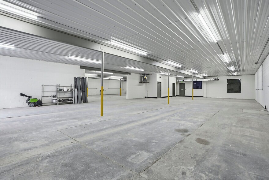 More Photos Of 4455-4477 Garfield St, Denver Warehouse For Sale