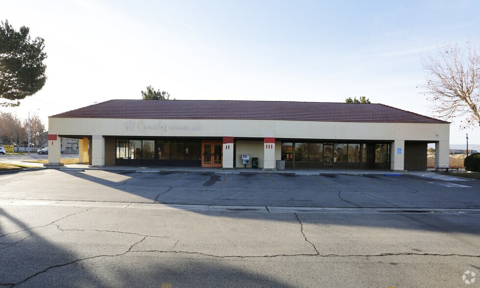 More Photos Of 43901-43999 15th St W, Lancaster Unknown For Lease