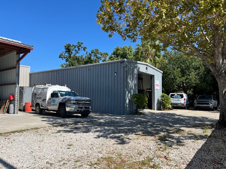 More Photos Of 4765 Spring Ave, Clearwater Manufacturing For Lease