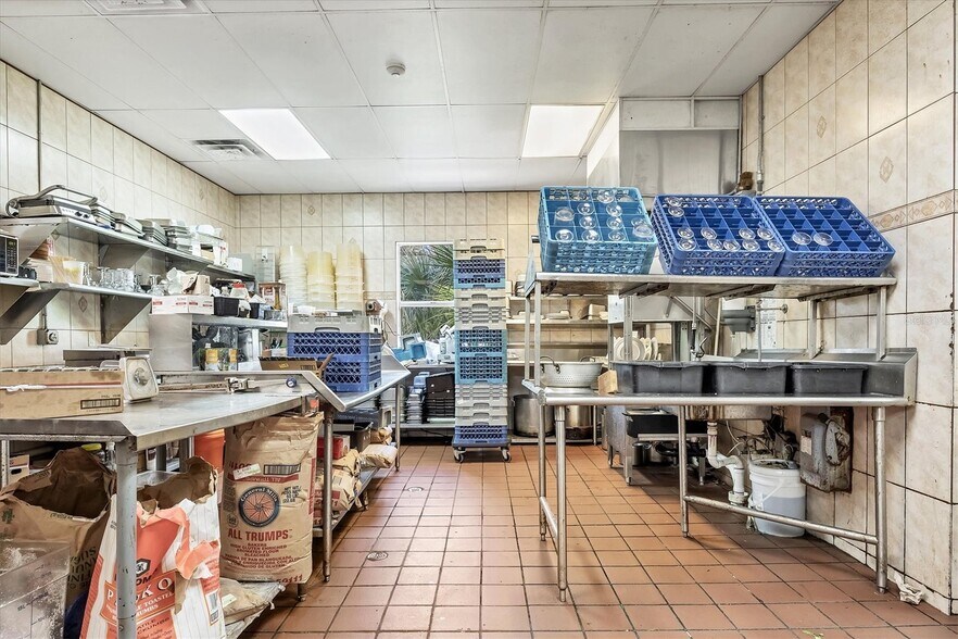 More Photos Of N TAMIAMI TRL NOKOMIS FL 34275, Nokomis General Retail For Sale