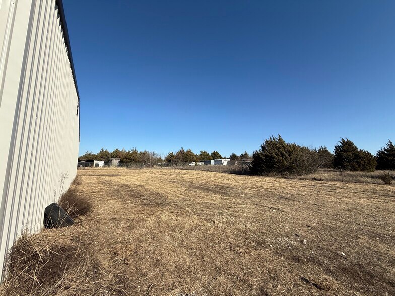 More Photos Of 4544 Maxey Rd, Alvarado Service For Lease