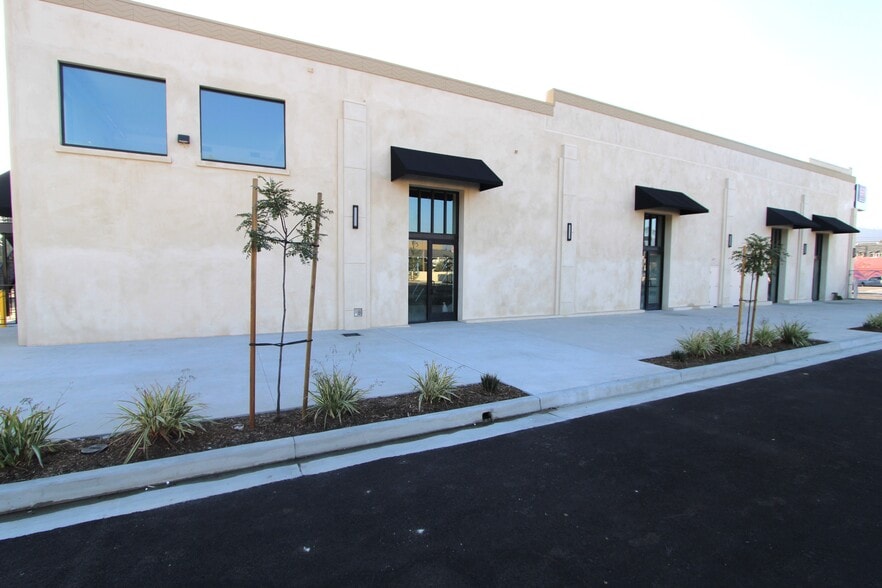 More Photos Of 3250 Glendale Blvd, Los Angeles Storefront Retail Office For Lease