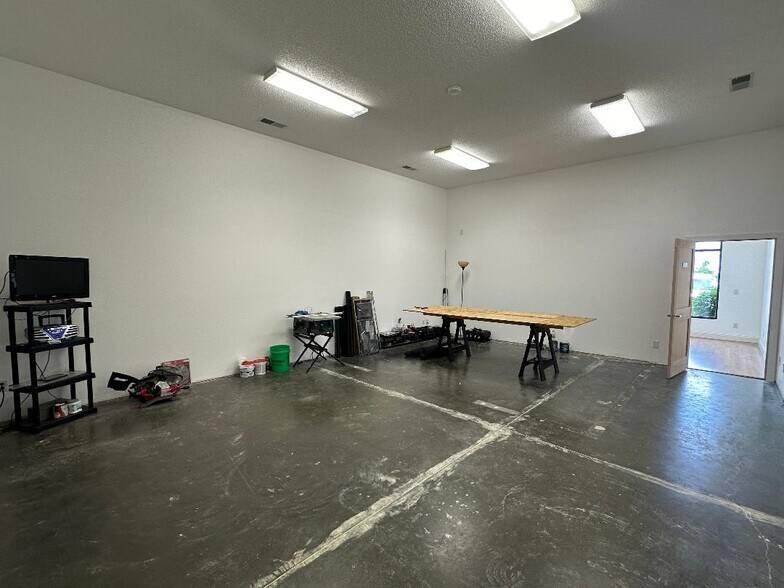 More Photos Of 580 Madison Ave, North Liberty Office For Lease