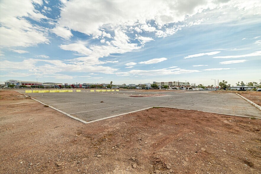 More Photos Of 851 E Tropicana Ave, Las Vegas Land For Sale