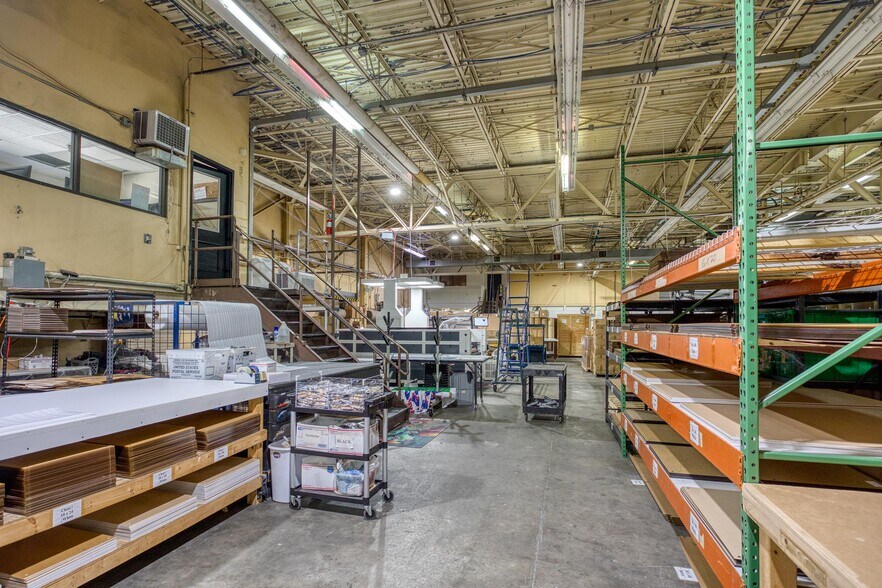 More Photos Of 1800 University Pky, Sarasota Warehouse For Sale