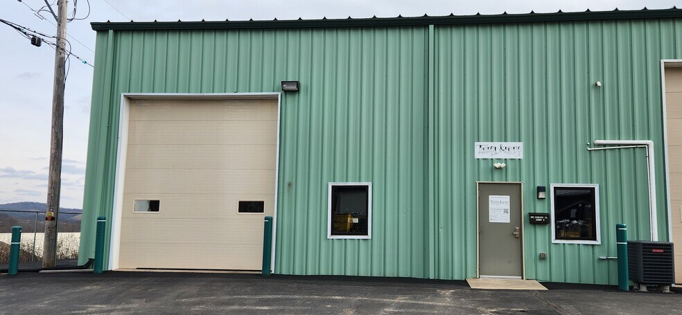 More Photos Of 244 Grey Fox Dr, Montoursville Warehouse For Lease