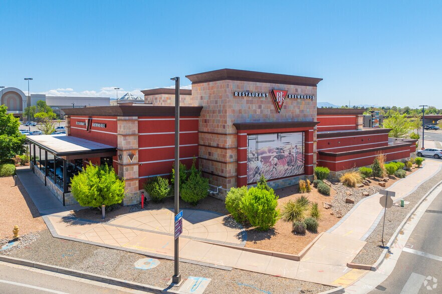 More Photos Of 2100 Louisiana Blvd NE, Albuquerque Restaurant For Sale