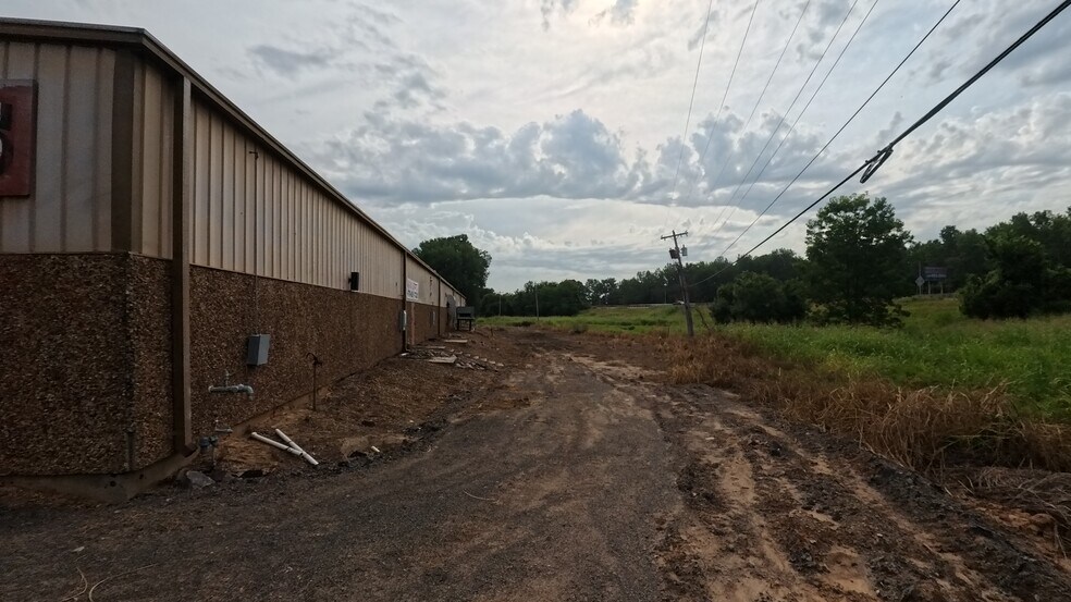 More Photos Of 5800 Midland Blvd, Fort Smith Sports And Entertainment For Lease