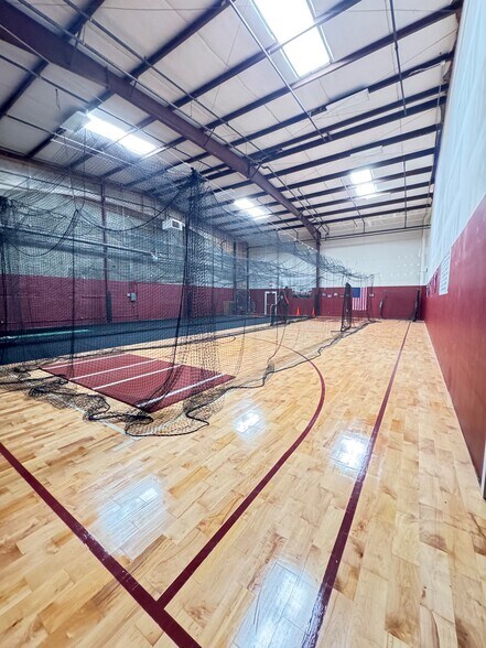 More Photos Of 250 Commonwealth Ave, Bristol Health Club For Lease