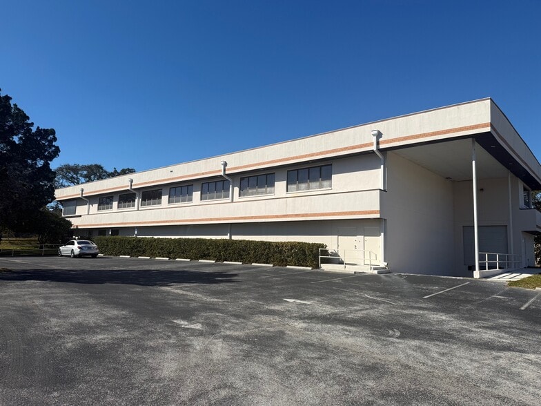 Primary Photo Of 4190 Corporate Ct, Palm Harbor Warehouse For Lease