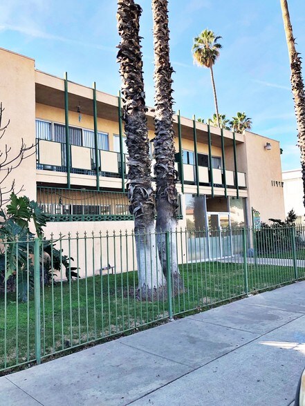 More Photos Of 11940 Burbank Blvd, Valley Village Apartments For Sale