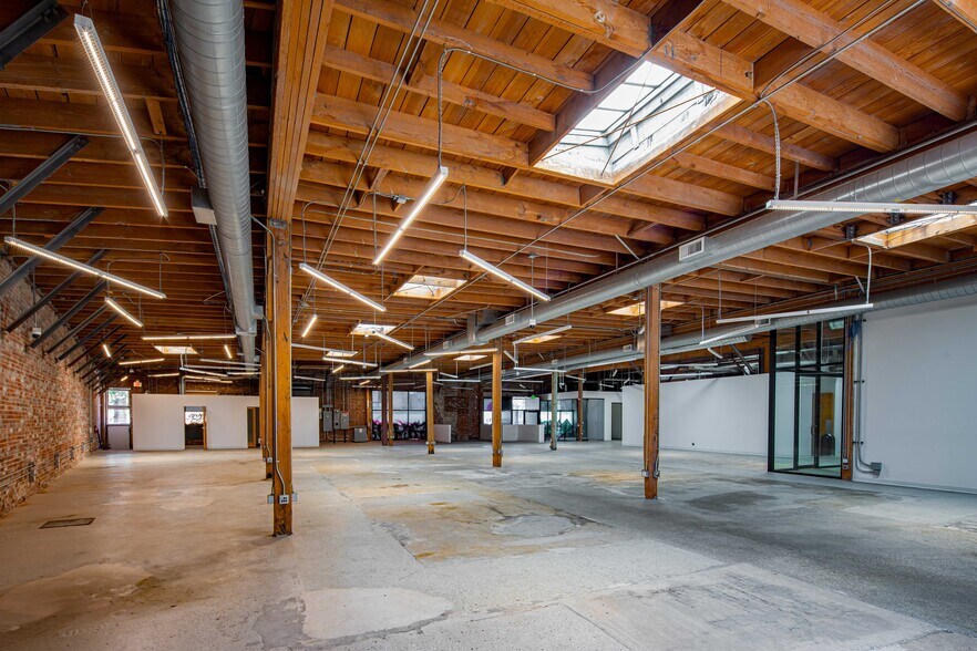 More Photos Of 2159 Bay St, Los Angeles Unknown For Lease