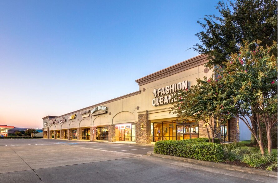 More Photos Of 8925 Fallbrook Dr, Houston Unknown For Lease