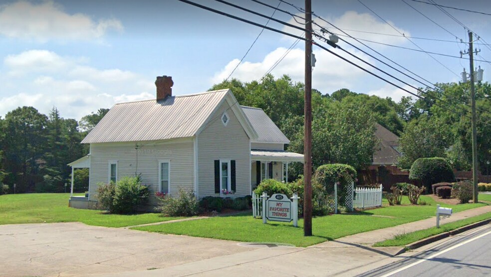 More Photos Of 405 N Jeff Davis Dr, Fayetteville Freestanding For Sale