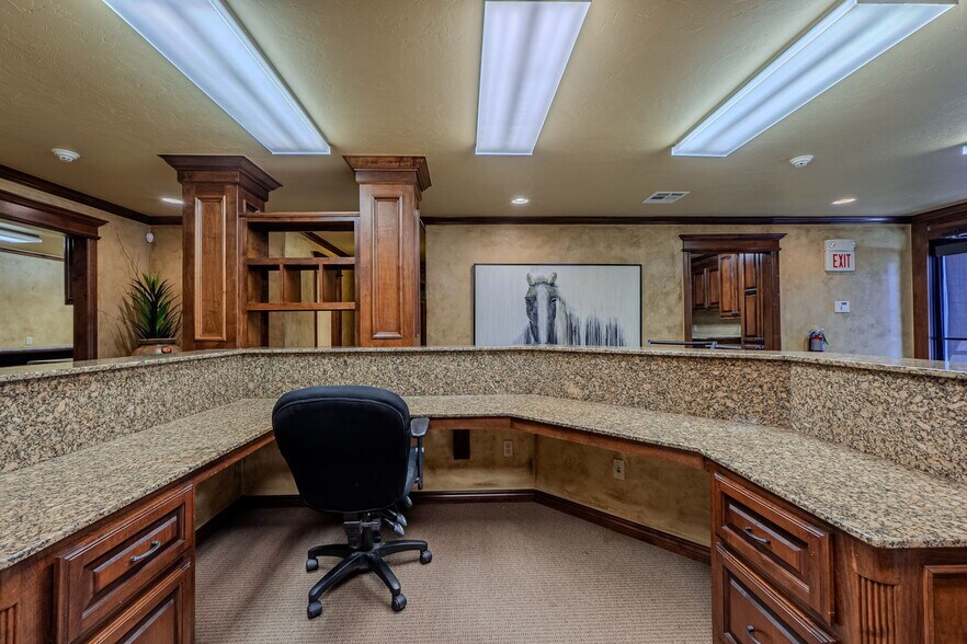 More Photos Of 1530 SW 89th St, Oklahoma City Office For Sale