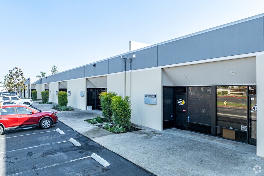 More Photos Of 350 E Orangethorpe Ave, Placentia Warehouse For Lease