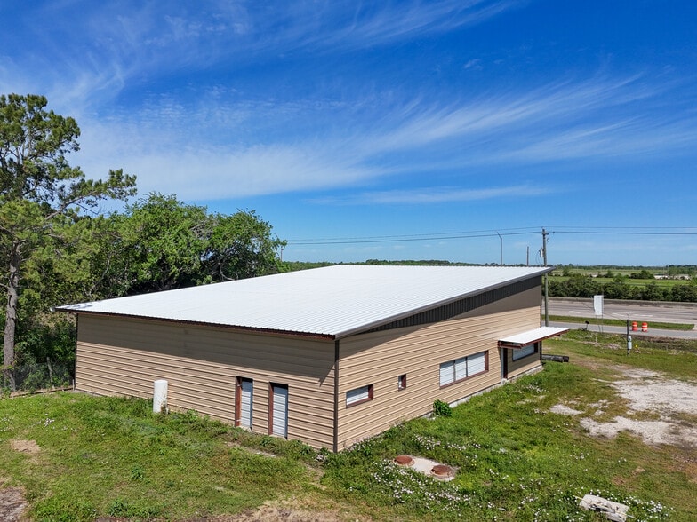 More Photos Of 7304 I-10 E, Baytown Storefront Retail Office For Sale