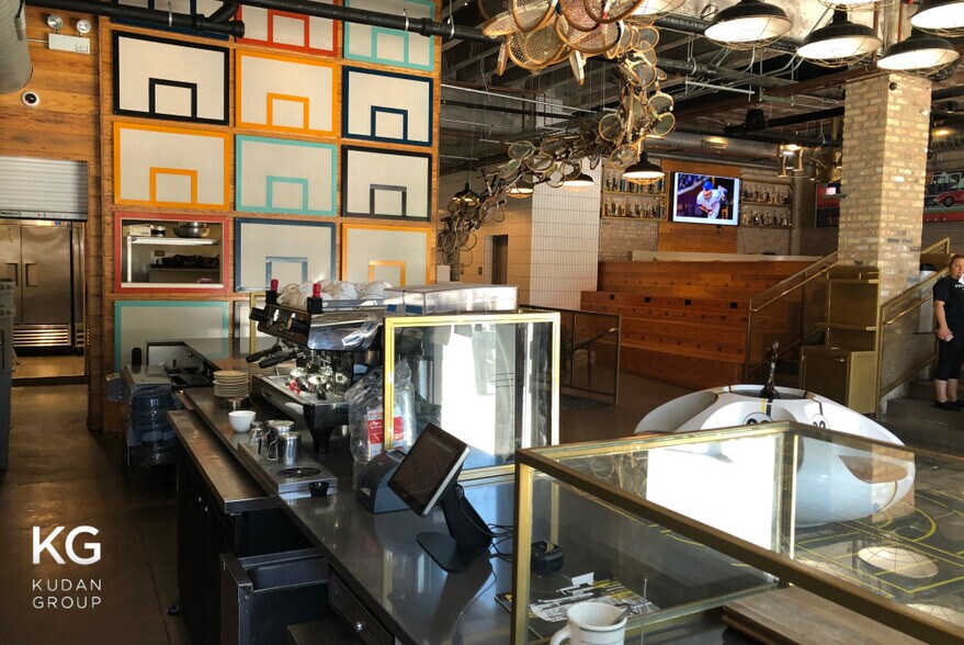 More Photos Of 312 W Chestnut St, Chicago Hospitality For Sale